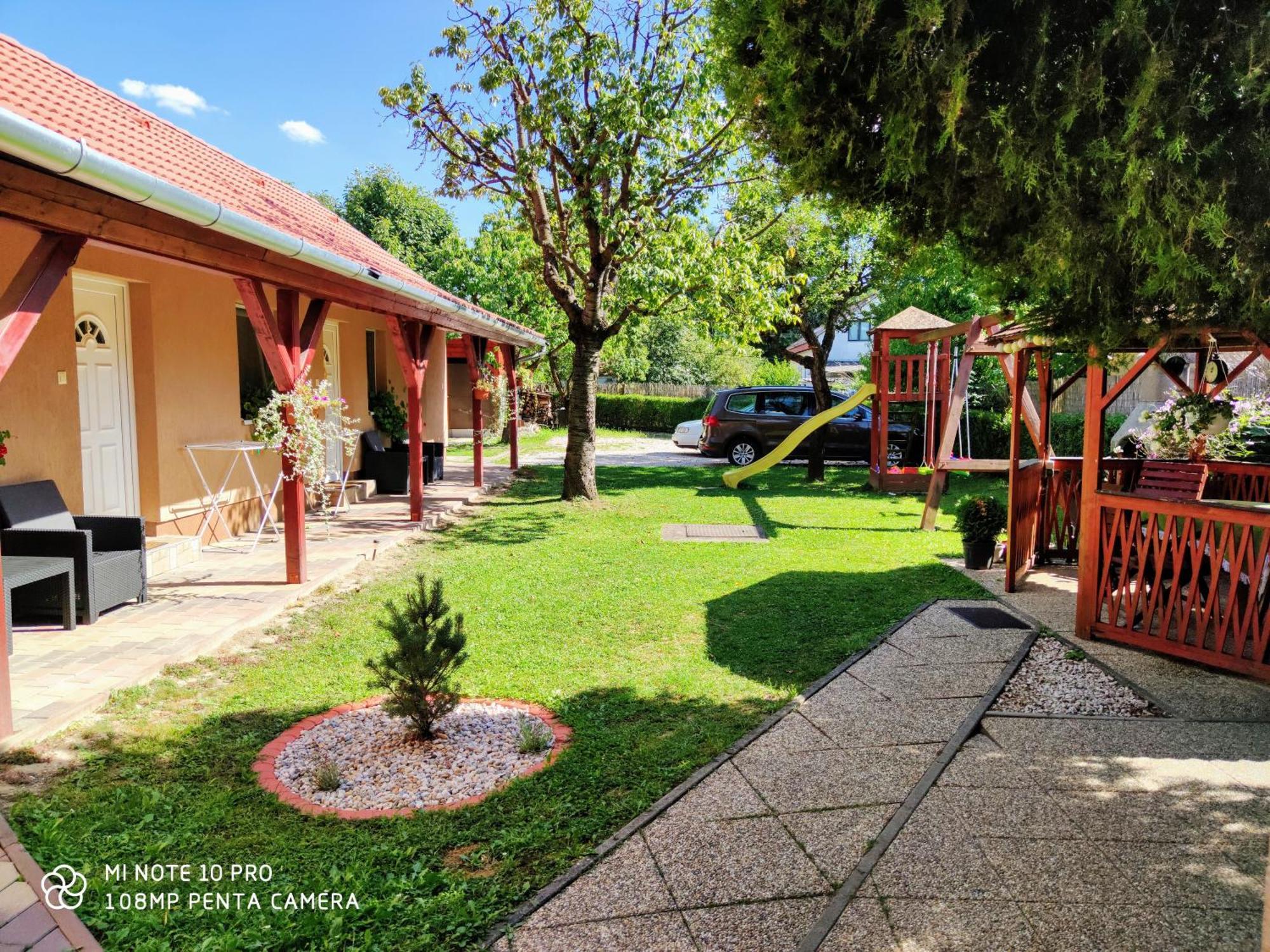 Apartman Aniko Vendeghaz Harkány Екстериор снимка