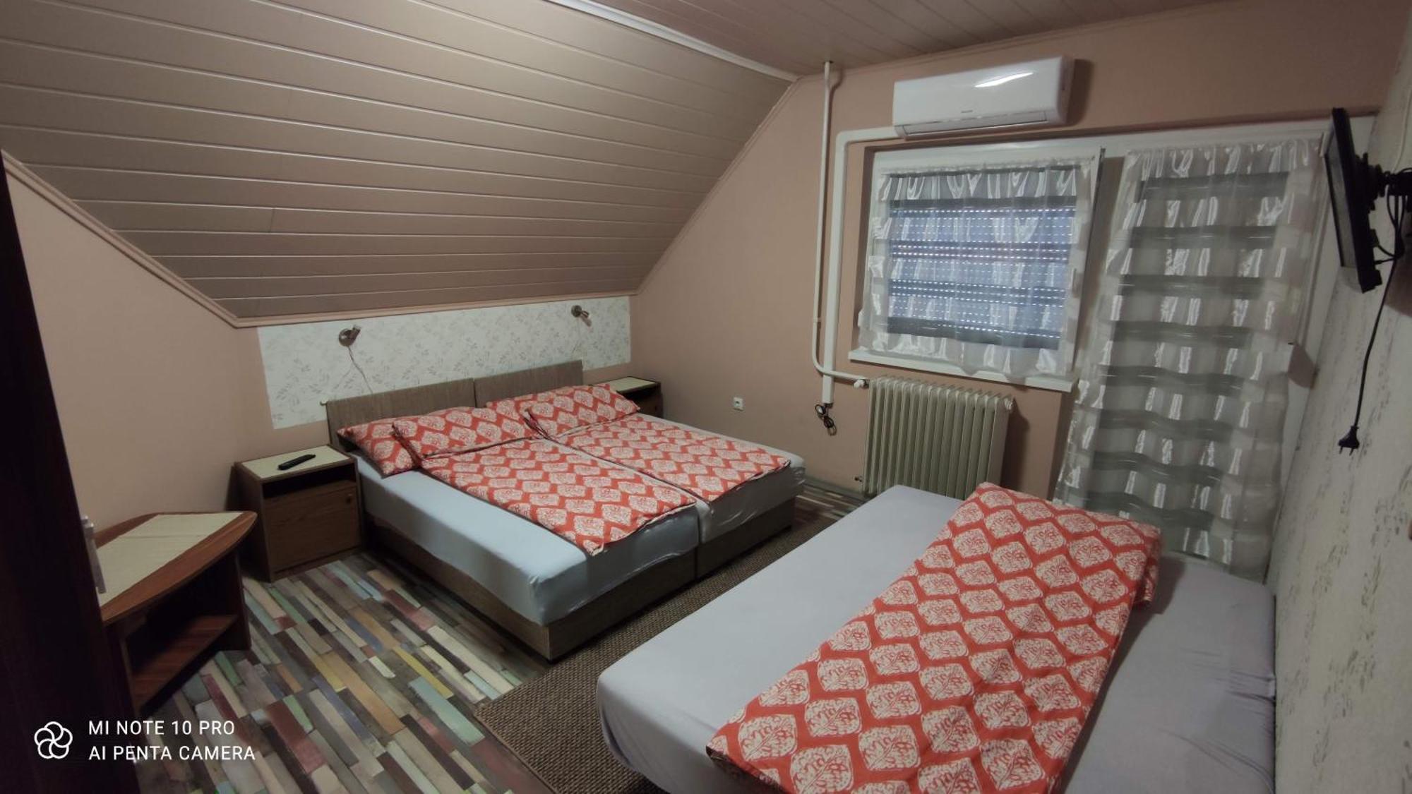 Apartman Aniko Vendeghaz Harkány Екстериор снимка