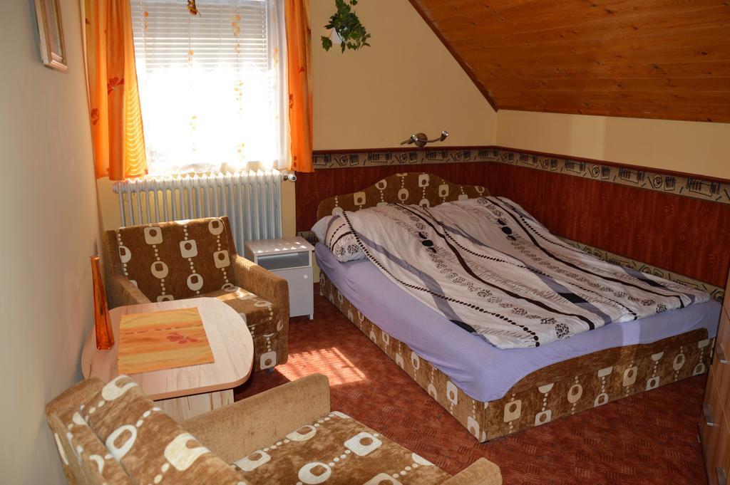 Apartman Aniko Vendeghaz Harkány Стая снимка