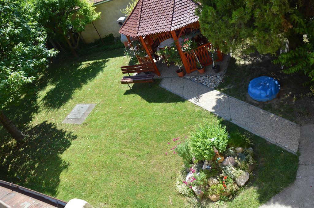 Apartman Aniko Vendeghaz Harkány Екстериор снимка