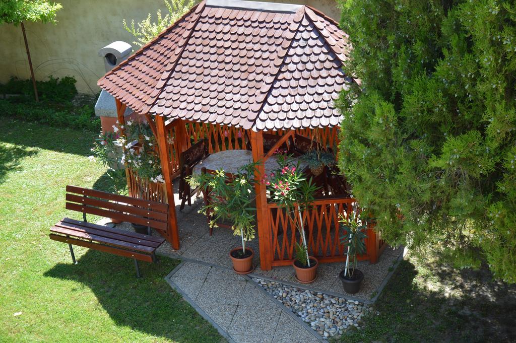 Apartman Aniko Vendeghaz Harkány Стая снимка