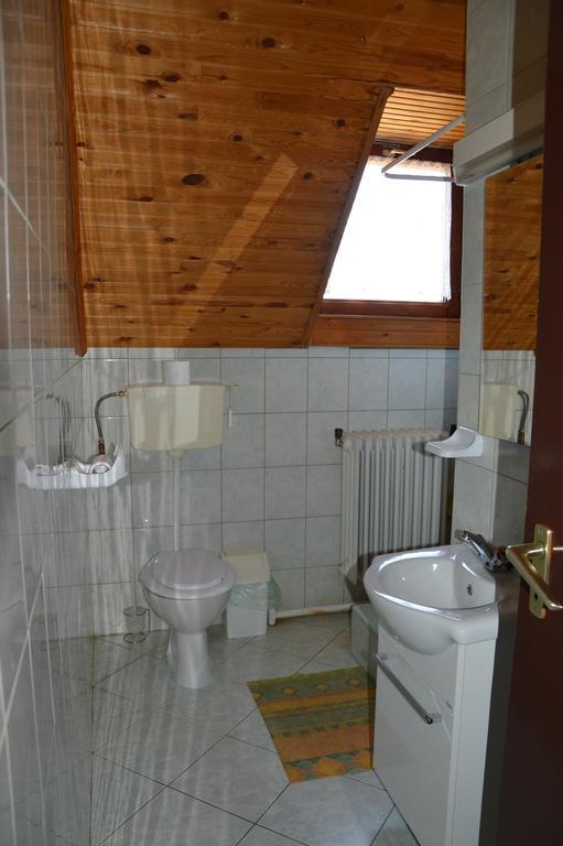 Apartman Aniko Vendeghaz Harkány Екстериор снимка